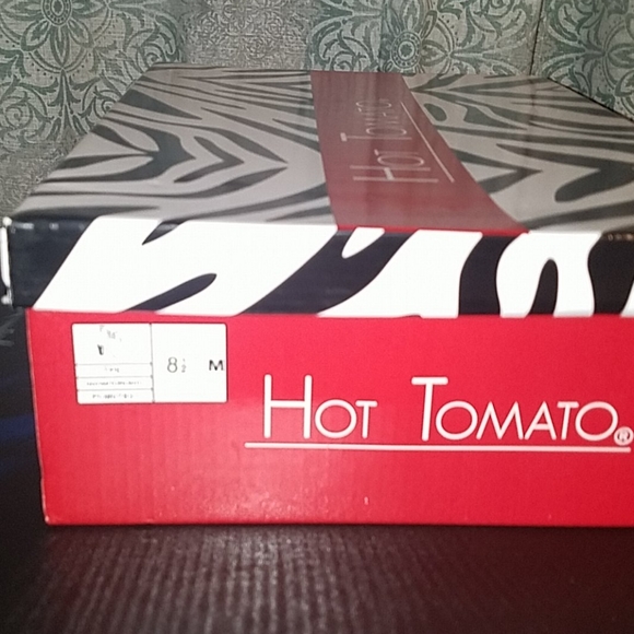 Shoes - Picture 4 of 4